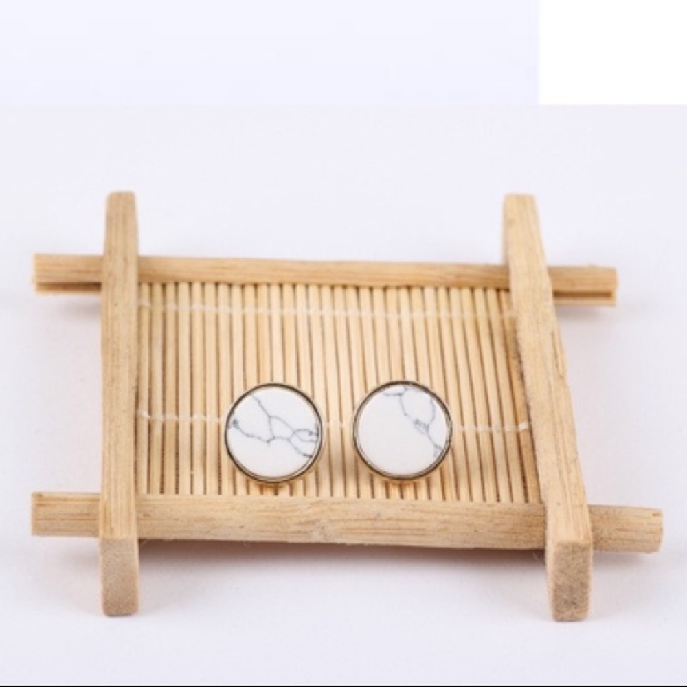 NEW!๐๐MODERN MINIMALIST WHITE GOLDEN CIRCLES๐๐ - Picture 2 of 7